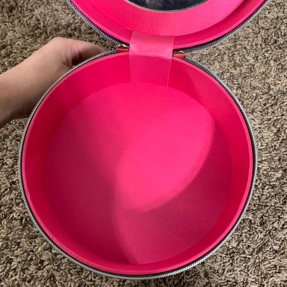 Makeup bag - Picture 4 of 4